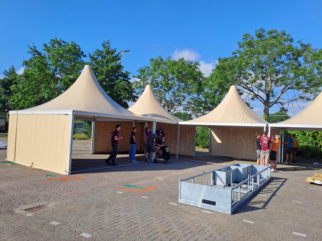 Lichtbruine pagodetent 5 x 5 meter van Witteman Tent Verhuur