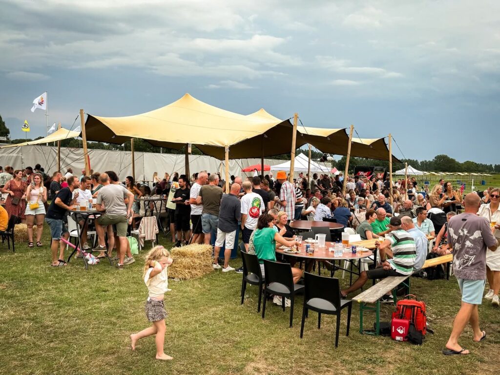 Stretchtent 10 x 15 meter van Witteman Tent Verhuur