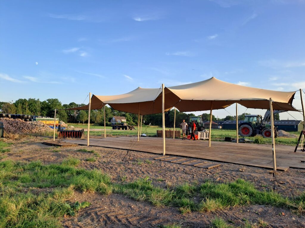 Stretchtent 10 x 15 meter van Witteman Tent Verhuur
