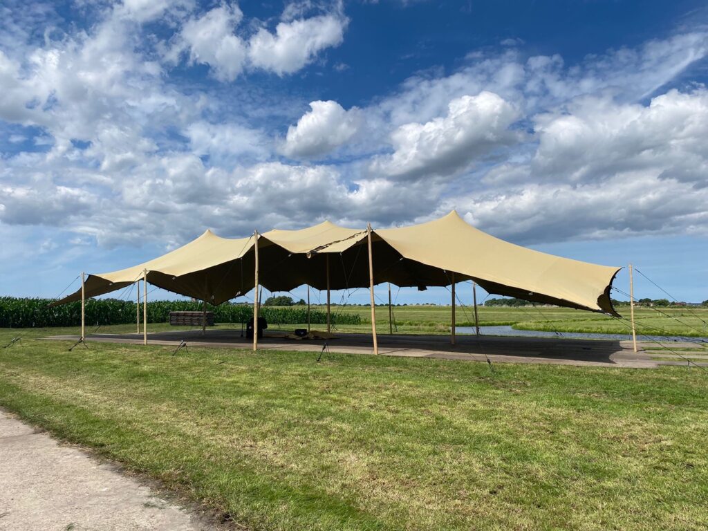 Stretchtent 10 x 20 meter van Witteman Tent Verhuur