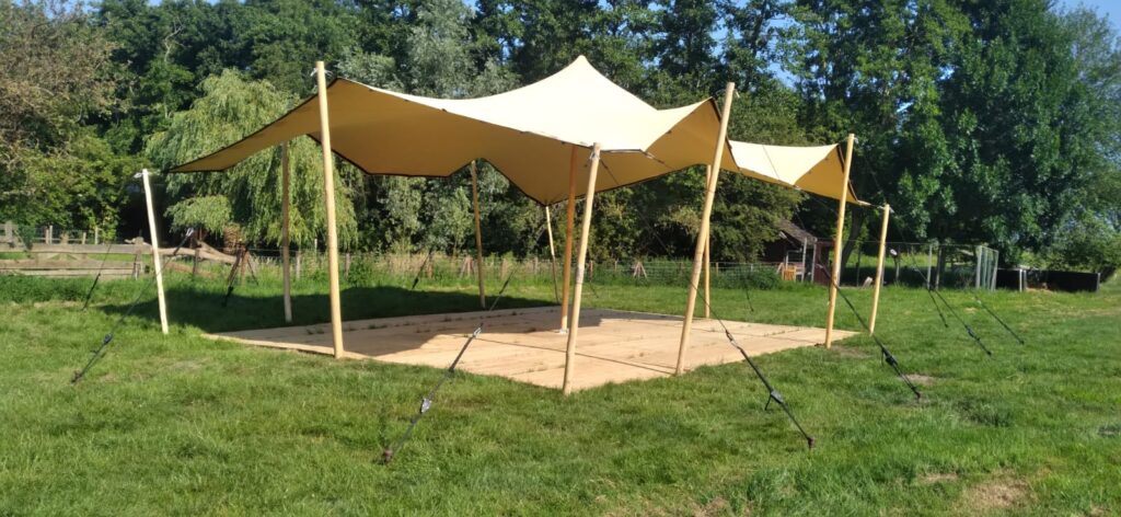 Stretchtent 10 x 7,5 meter van Witteman Tent Verhuur